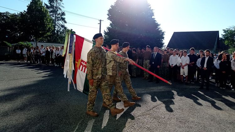 A II. Bélába is becsengettek