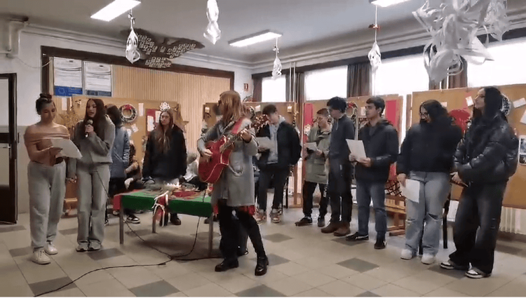 Felgyulladt az első gyertya a Bélában